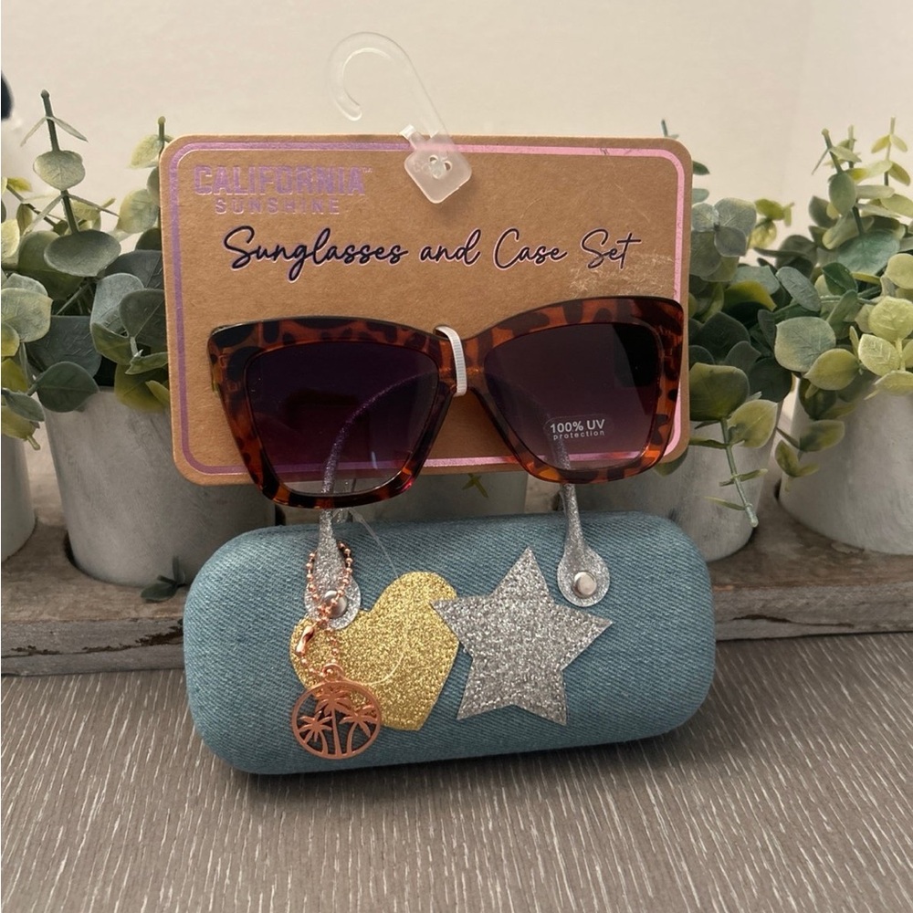 Sunglasses and case set‎